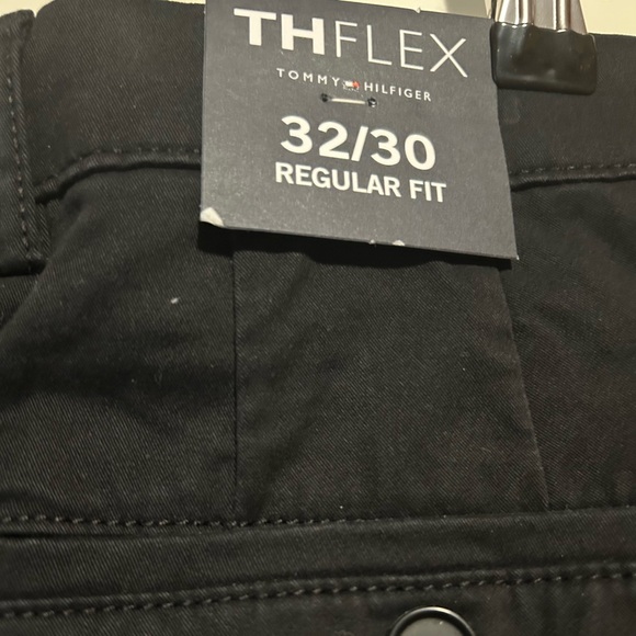 Men’s Tommy Hilfiger Stretch Regular Fit Pants - Picture 4 of 7
